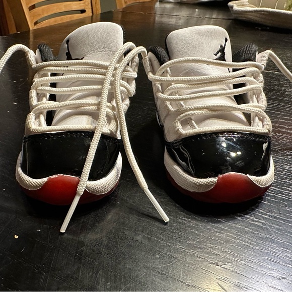 Jordan Retro 11s. Worn once. Size 4c - Picture 2 of 7